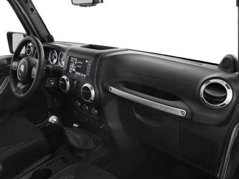 Used 2016 Jeep Wrangler Sahara w/ Dual Top Group AWD/4WD image 19