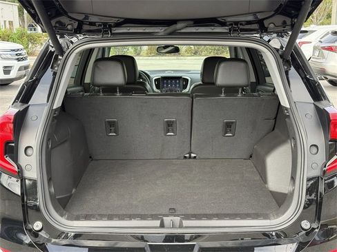 Used 2024 GMC Terrain SLT image 14