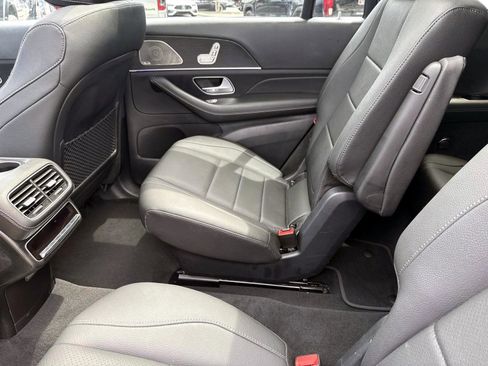 Used 2025 Mercedes-Benz GLS 450 4MATIC image 15