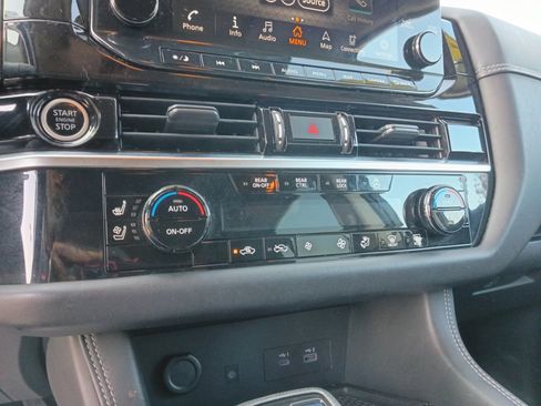 Used 2022 Nissan Pathfinder Platinum w/ Cargo Package FWD image 22