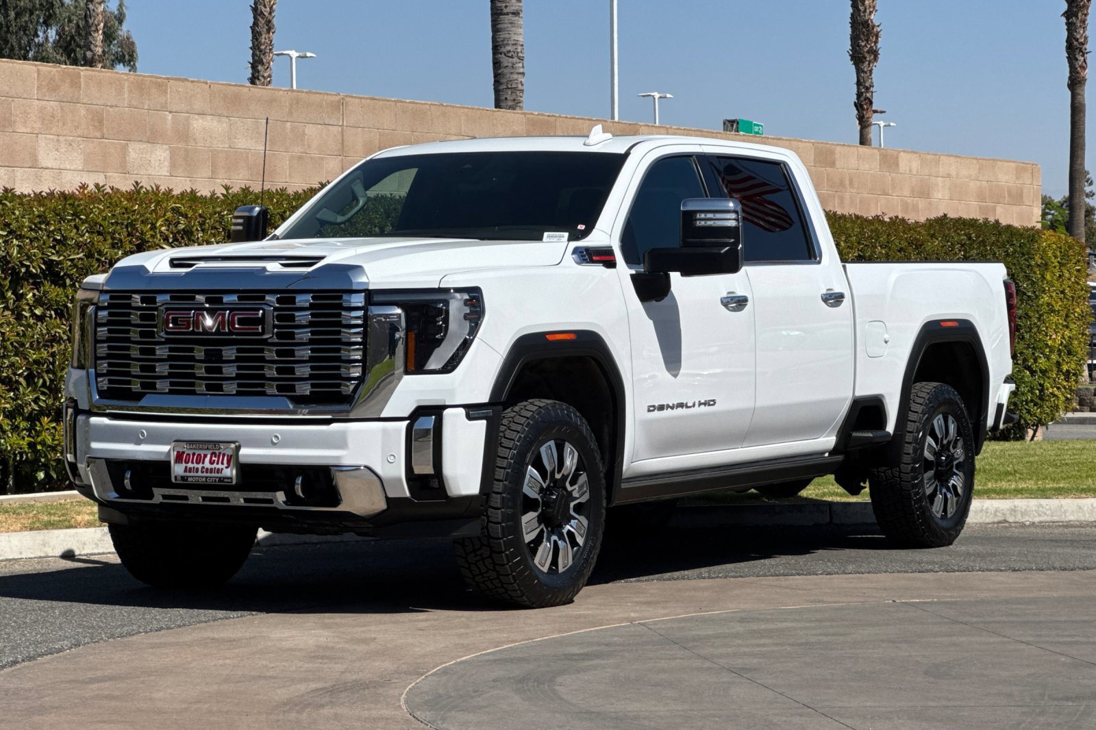 Used 2024 GMC Sierra 2500 Denali w/ Denali Reserve Package AWD/4WD image 8