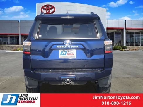 Used 2020 Toyota 4Runner SR5 Premium w/ Moonroof Package AWD/4WD image 7