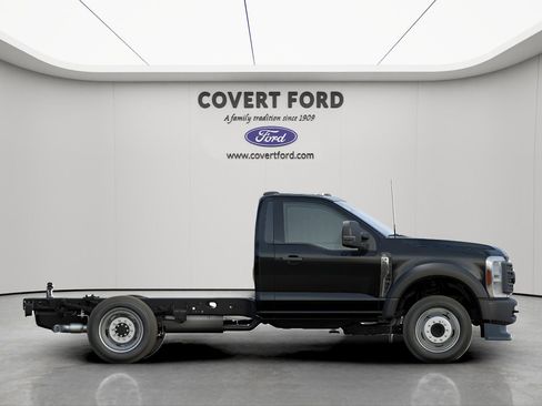New 2024 Ford F550 2WD Regular Cab Super Duty w/ XL Chrome Package image 4