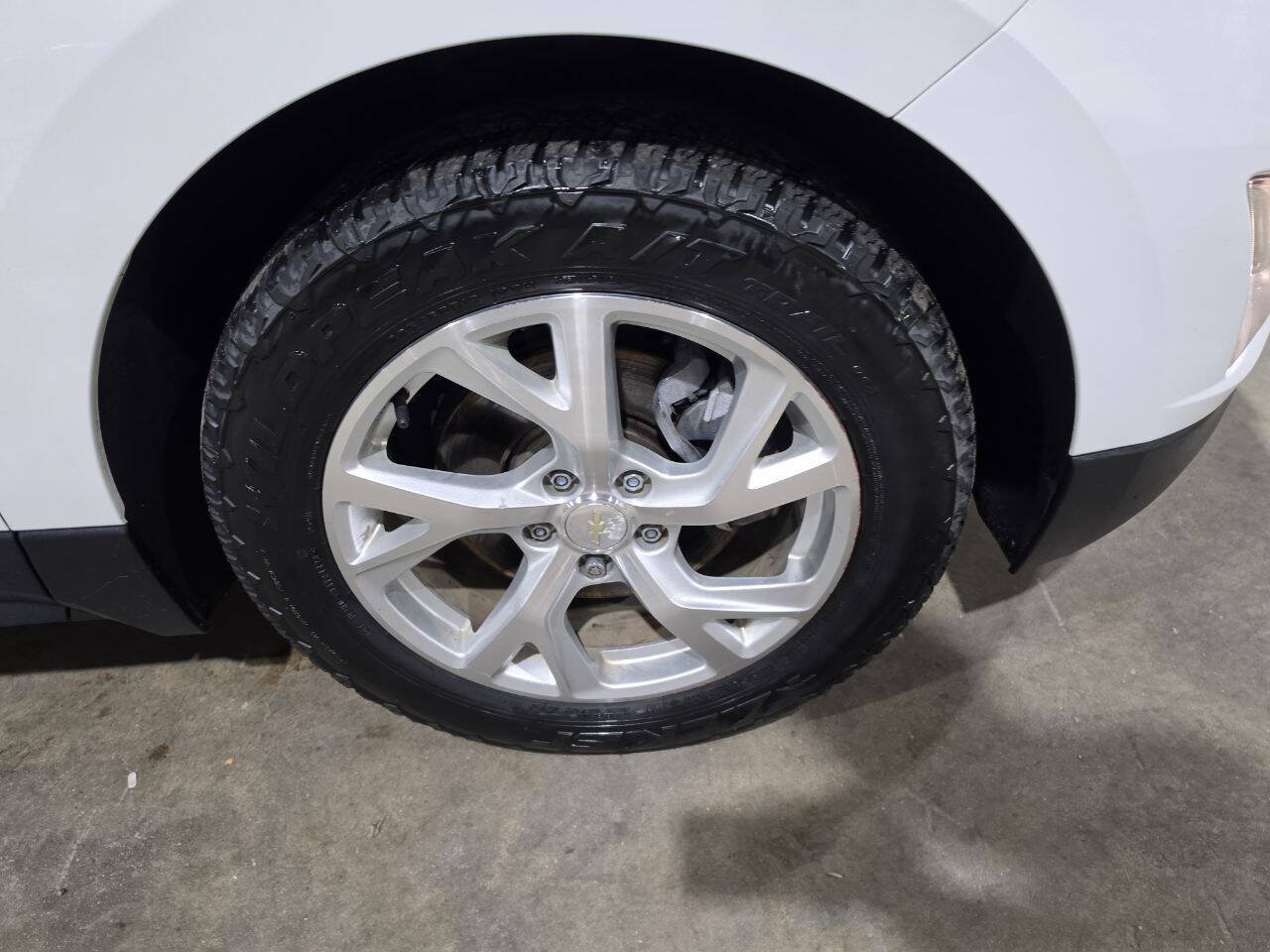 Used 2020 Chevrolet Equinox LT FWD image 19