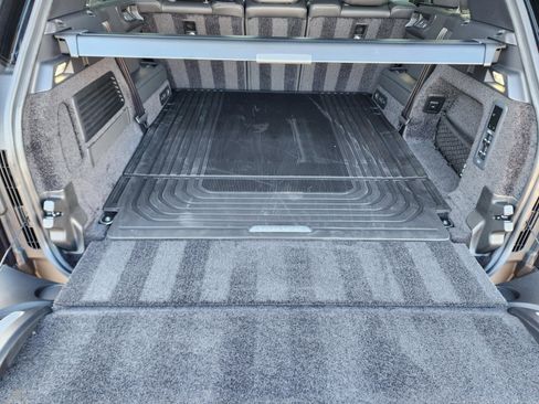 New 2025 Land Rover Range Rover Long Wheelbase SE image 32