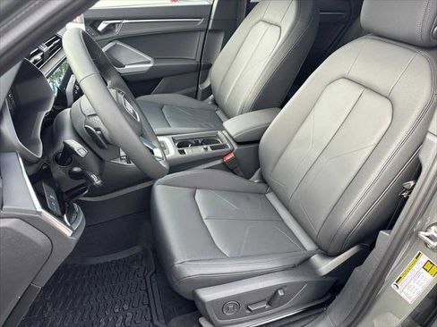 New 2025 Audi Q3 2.0T Premium image 21