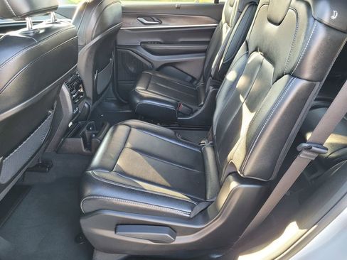 Used 2024 Jeep Grand Cherokee L Limited w/ Luxury Tech Group II image 11