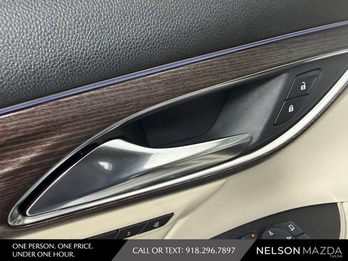Used 2021 Buick Envision Avenir w/ Technology Package II FWD image 18