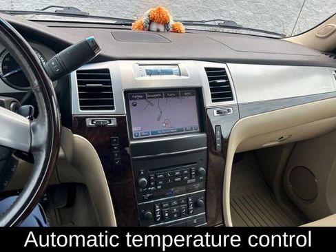 Used 2012 Cadillac Escalade EXT Premium AWD/4WD image 13