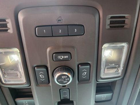 Used 2022 GMC Yukon XL Denali image 19