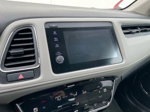 Used 2019 Honda HR-V EX image 9