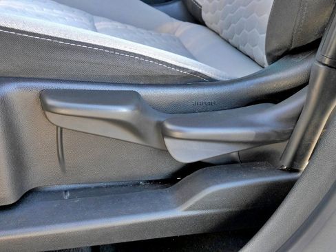 Used 2019 Chevrolet Equinox LS image 20