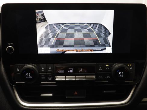 Used 2024 Toyota Grand Highlander XLE image 10