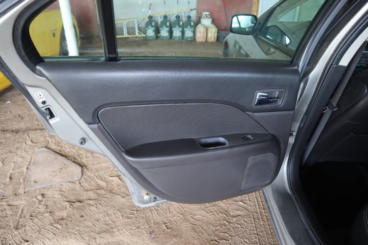 Used 2008 Ford Fusion SE FWD image 16