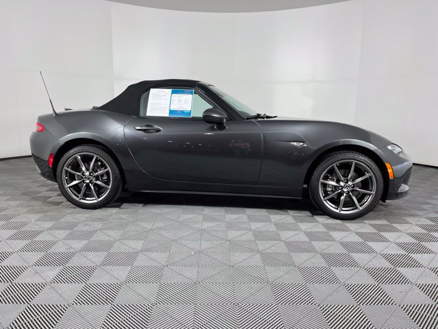 Used 2021 MAZDA MX-5 Miata Grand Touring RWD image 12