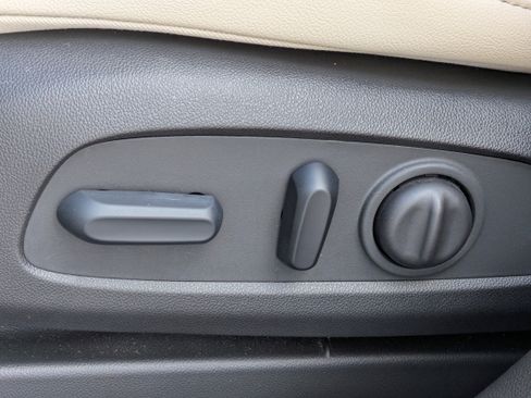 Used 2023 Buick Encore GX Preferred w/ Cold Weather Comfort Package FWD image 17
