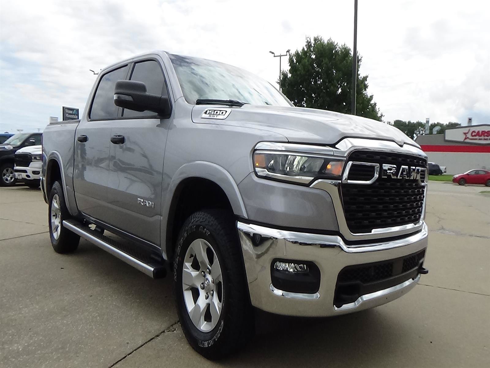 Used 2025 RAM 1500 Big Horn AWD/4WD image 4