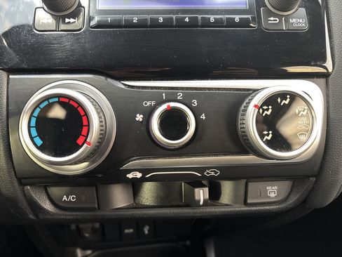 Used 2016 Honda Fit LX image 29