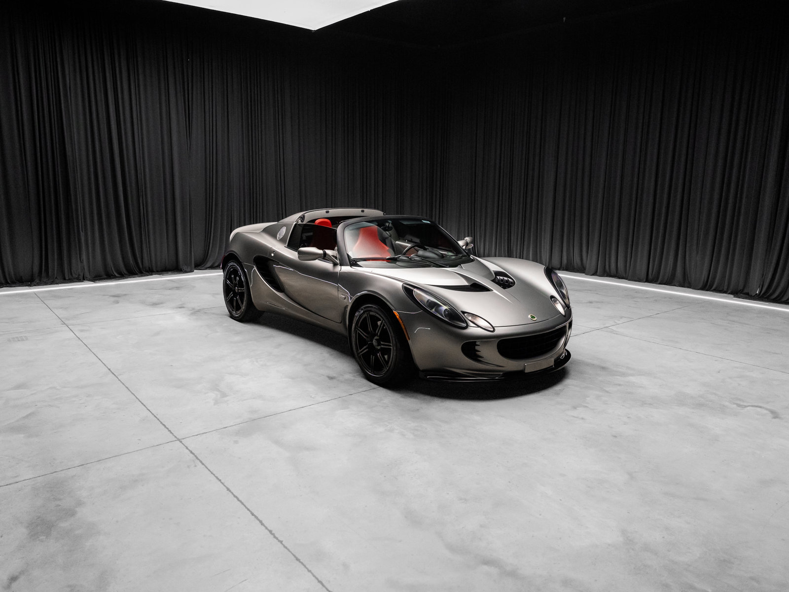 Used 2005 Lotus Elise RWD image 9