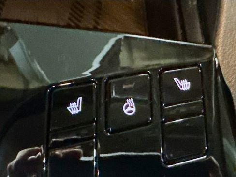 Used 2023 Kia Sportage EX image 25