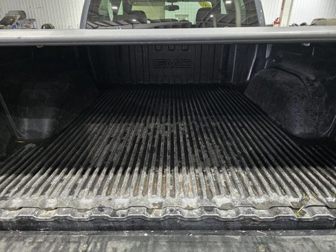 Used 2005 GMC Sierra 1500 SLE w/ Off-Road Package image 28