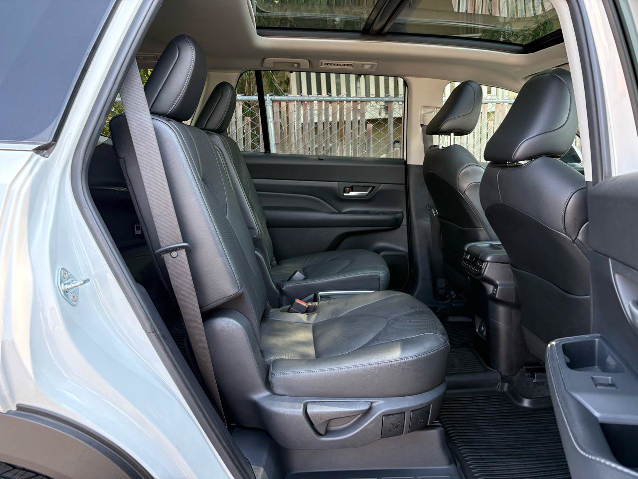 Used 2024 Toyota Grand Highlander AWD image 24