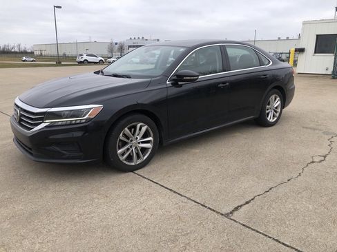 Used 2020 Volkswagen Passat 2.0T SE image 1