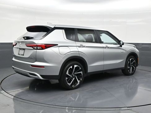 Used 2025 Mitsubishi Outlander SE AWD/4WD image 5
