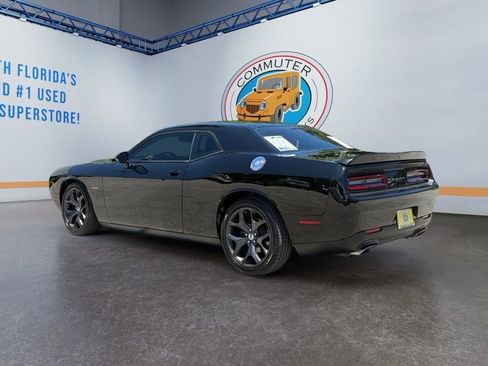 Used 2017 Dodge Challenger R/T w/ Cold Weather Group RWD image 4