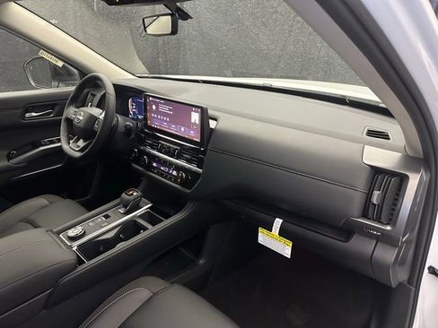 New 2026 Nissan Pathfinder SL AWD/4WD image 16