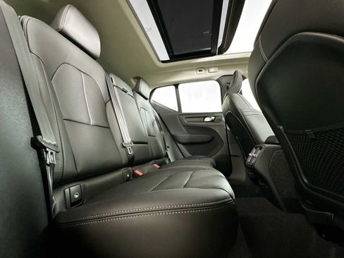 Used 2025 Volvo XC40 B5 Plus w/ Climate Package image 25