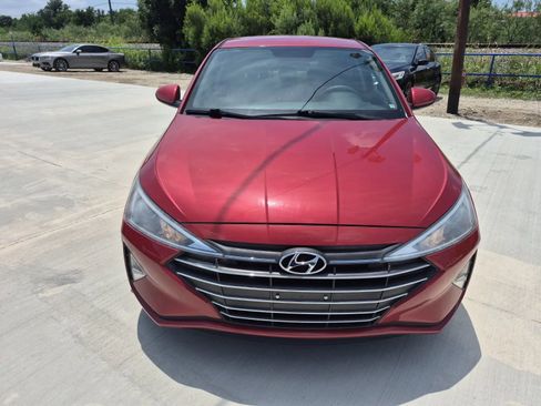 Used 2019 Hyundai Elantra SE w/ Cargo Package FWD image 3