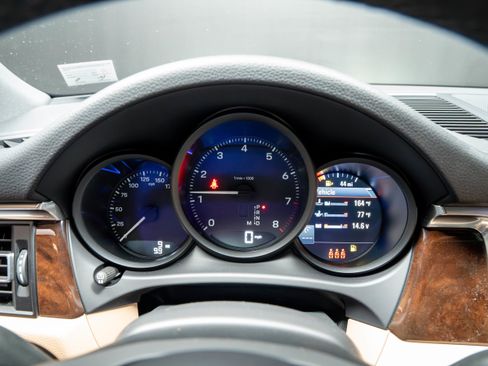 New 2026 Porsche Macan AWD/4WD image 20