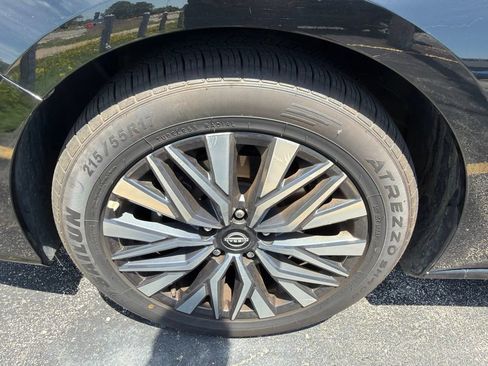 Used 2025 Nissan Altima 2.5 SV FWD image 29