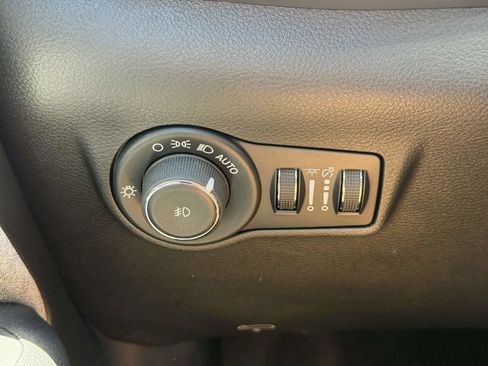 Certified 2024 Jeep Compass Latitude AWD/4WD image 23