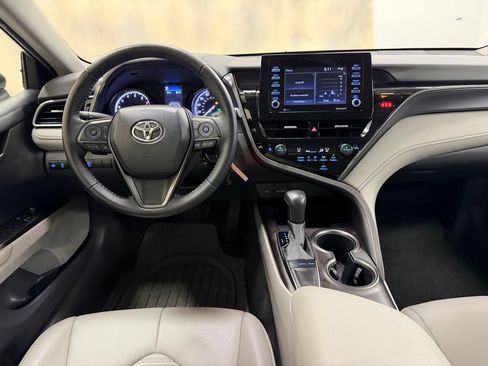 Used 2022 Toyota Camry SE FWD image 17