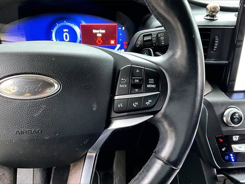 Used 2020 Ford Explorer Platinum w/ Premium Technology Package image 11