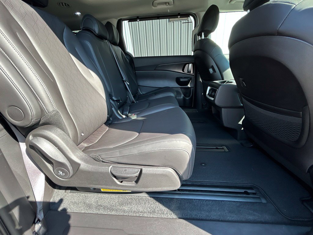 Certified 2026 Kia Carnival SX FWD image 22