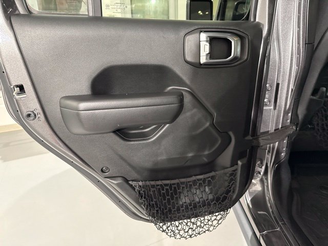 Used 2020 Jeep Gladiator Rubicon AWD/4WD image 13