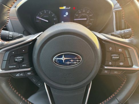 Used 2023 Subaru Crosstrek 2.0i Premium image 2