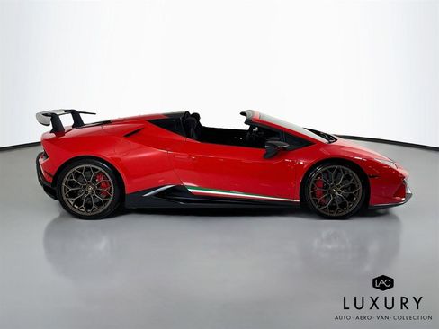 Used 2018 Lamborghini Huracan Performante AWD/4WD image 5