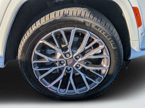 Used 2022 Jeep Grand Cherokee L Summit image 8