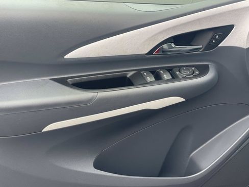 Used 2019 Chevrolet Bolt LT FWD image 22