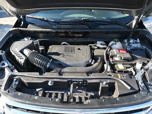 Used 2023 GMC Acadia SLE w/ Driver Convenience Package image 21