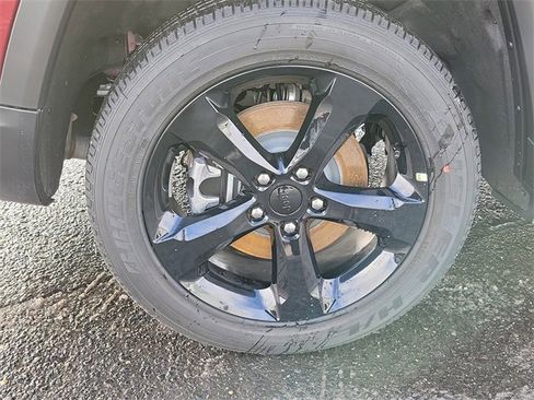 New 2025 Jeep Grand Cherokee L Altitude image 5