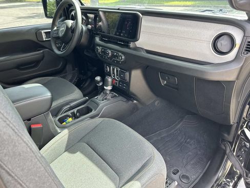 Used 2024 Jeep Wrangler Sport AWD/4WD image 17