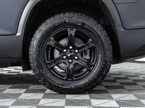Used 2022 GMC Acadia AT4 w/ Technology Package AWD/4WD image 49