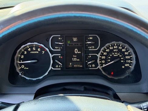 Used 2019 Toyota Tundra SR5 w/ SR5 Convenience Package image 15