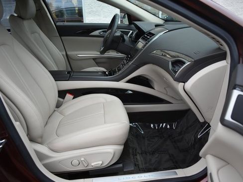 Used 2016 Lincoln MKZ Hybrid image 40