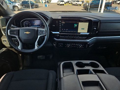 Used 2025 Chevrolet Silverado 2500 LT w/ Convenience Package image 11